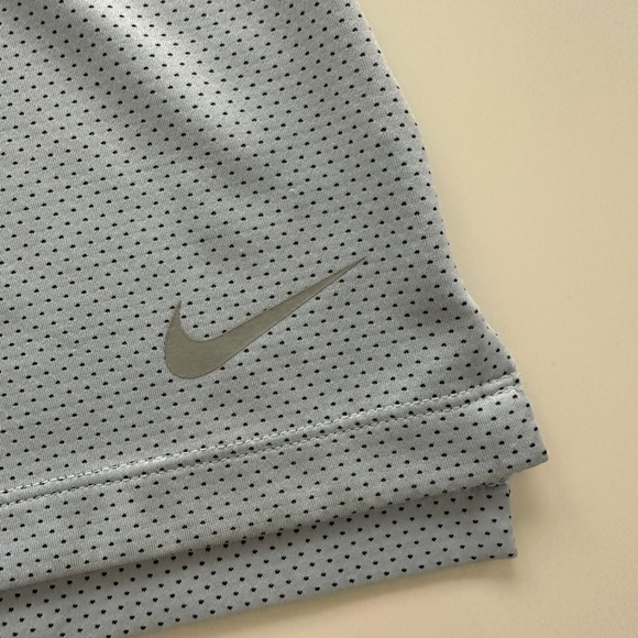 Nike, golf dri-fit sleeveless polo - Picture 6 of 6